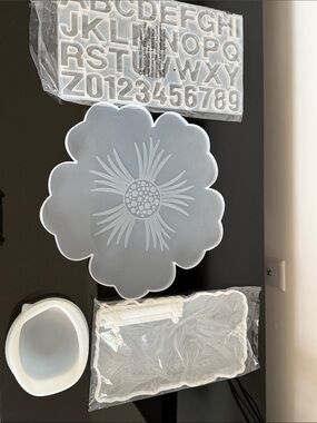 Silicone Resin Molds Floral & Lettering Shapes - Frosted White